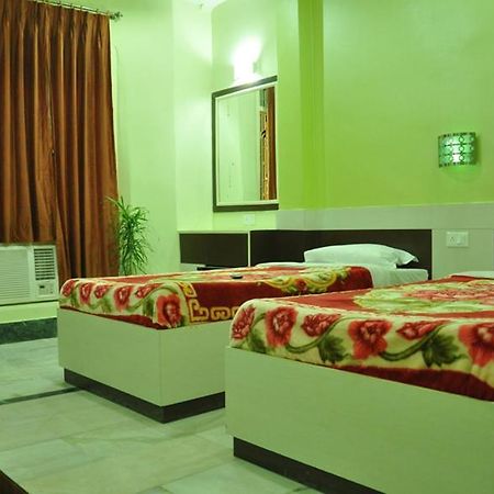 Hotel Kiran Palace Varanasi Exterior foto