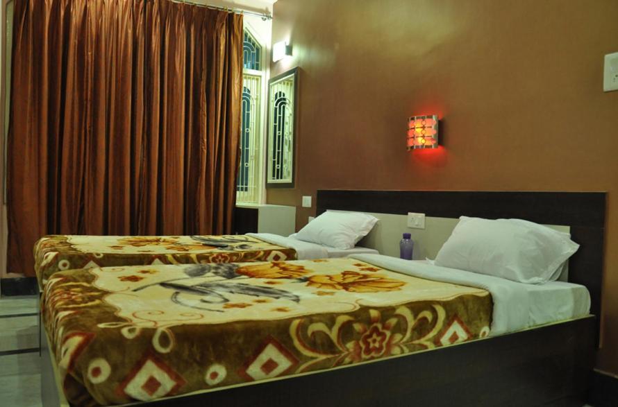 Hotel Kiran Palace Varanasi Exterior foto